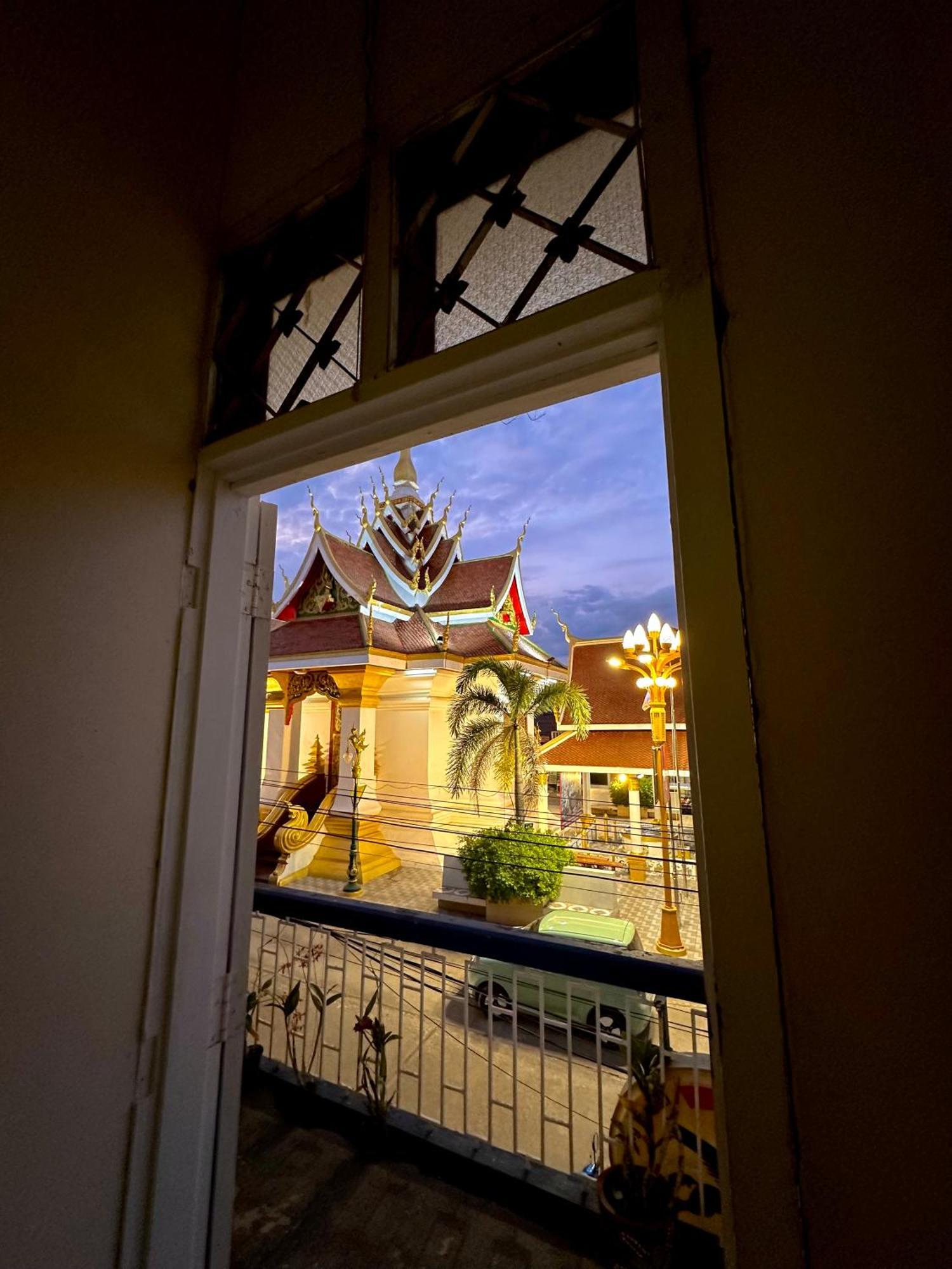 Kfg Guesthouse Thakhek Exterior foto
